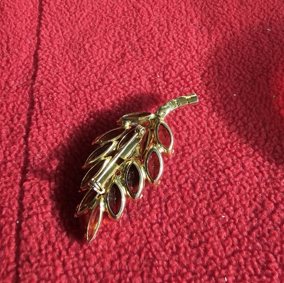 Vintage Rhinestone Two Tone Leaf Brooch - Picture 3 of 3